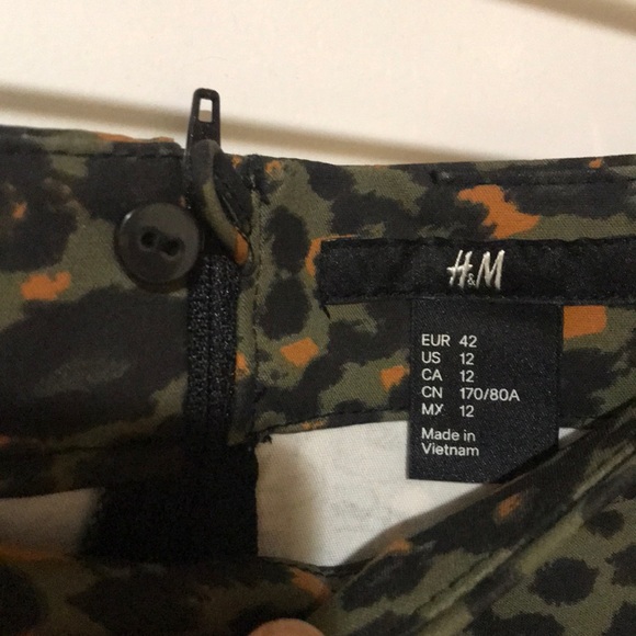 H&M Skirt - Picture 3 of 3